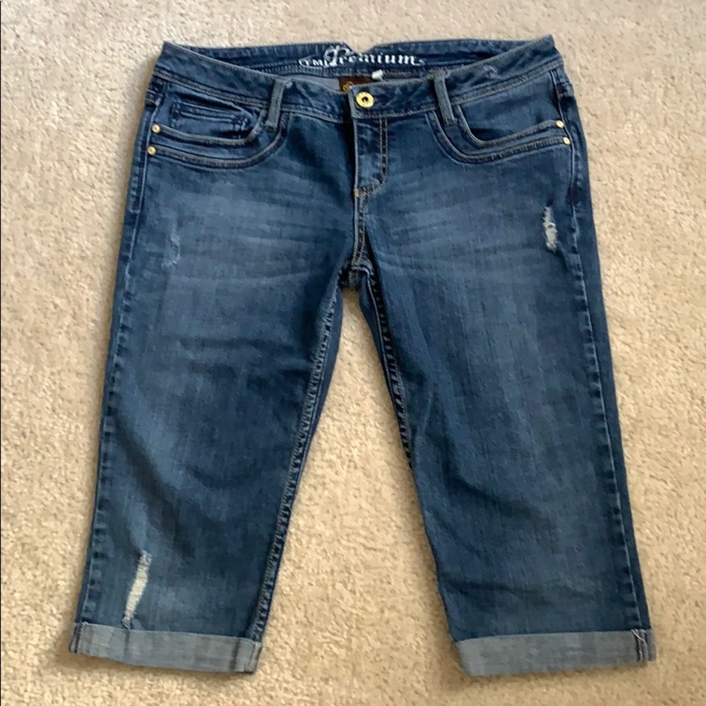 Distressed YMI Premium Denim Capri Jeans Size 7